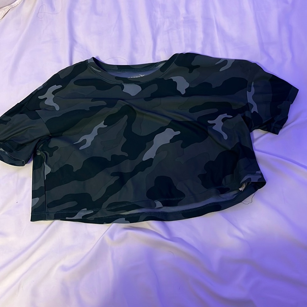 Old Navy camo croped shirt
